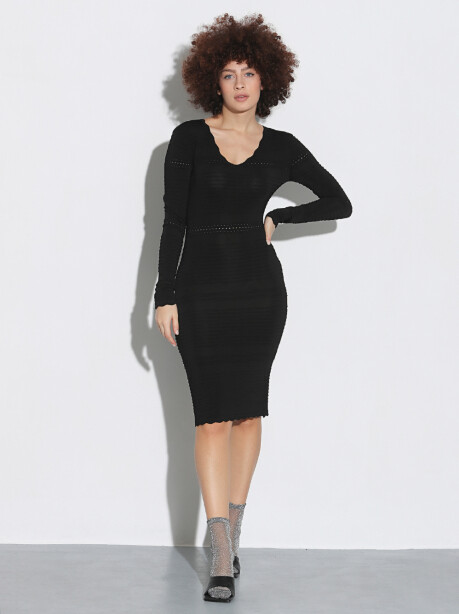 Tight-fitting sheath dress - 4