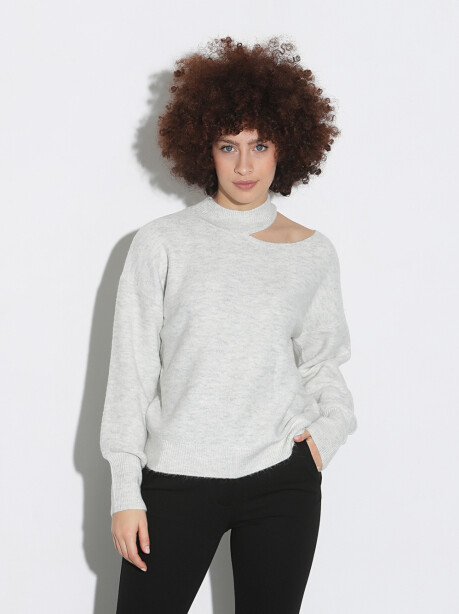 sweater with cut-out on the shoulder - 4