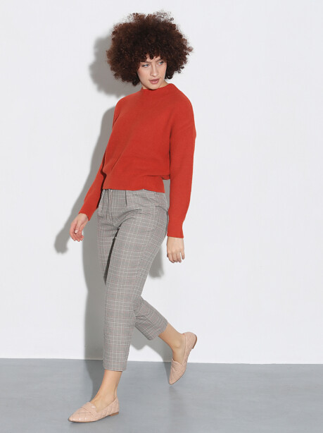 Solid color sweater - 4
