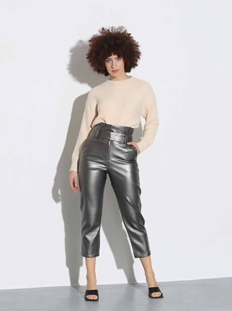 Solid color sweater - 4