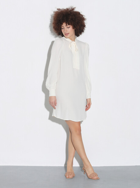 Minidress with puff sleeves - 3