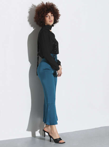 Fitted trousers with flounced bottom - 4