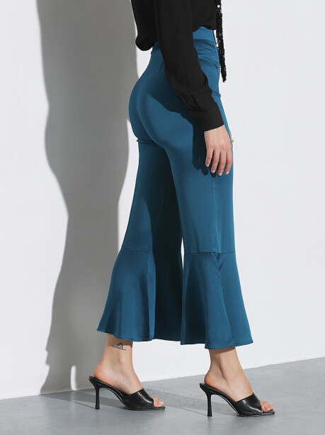 Fitted trousers with flounced bottom - 6