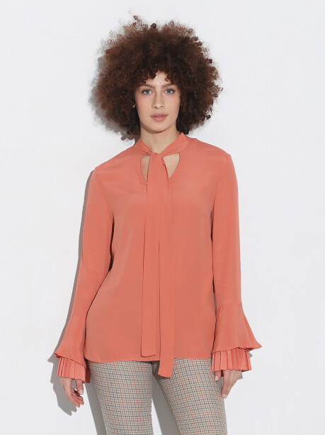 Blusa con fusciacca e maniche a campana - 4