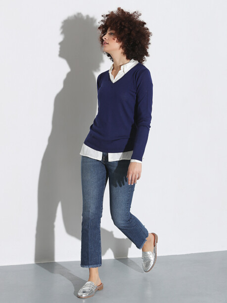 V-neck sweater in pure merino wool - 4