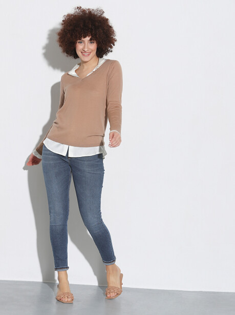 V-neck sweater in pure merino wool - 4