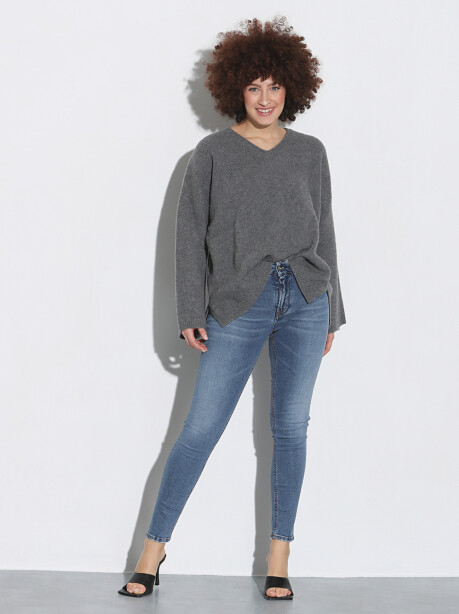 V-neck sweater in extrafine merino wool - 3