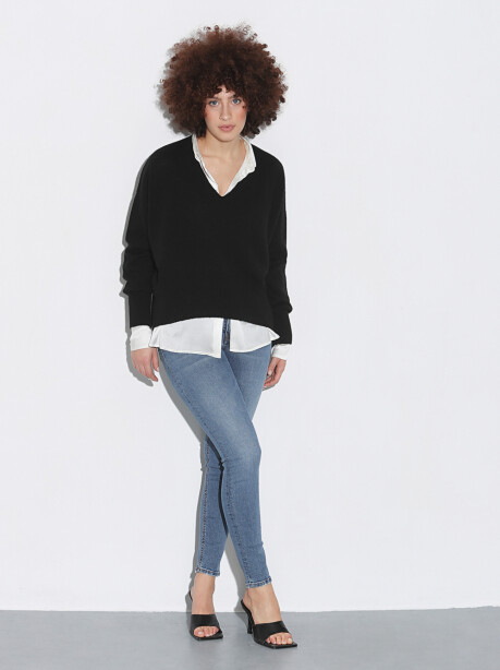 Box model V-neck sweater - 4