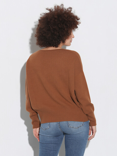 Box model V-neck sweater - 5