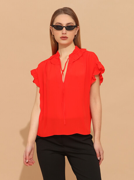 Sleeveless blouse with ruffles - 3