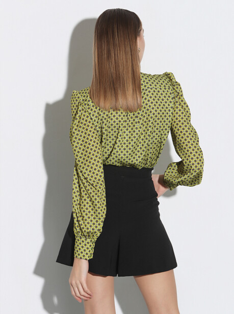 Camicia fantasia con fusciacca al collo - 2