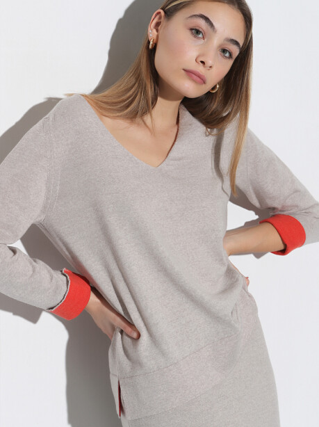 V-neck sweater with cuff in contrasting color - 3