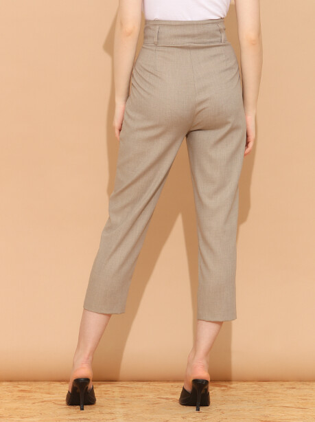 High-waisted trousers with buttons - 6