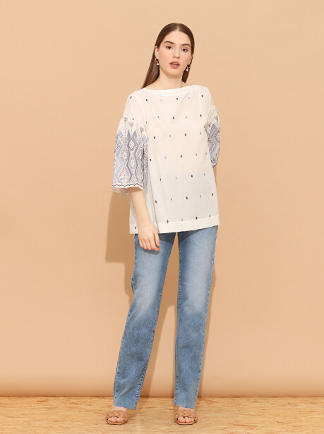 Blusa con decorazioni etniche - 4