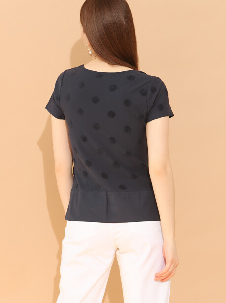 Short sleeve t-shirt with polka dots - 5