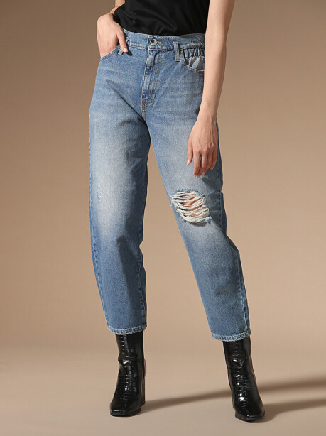 Mom-fit jeans with rips - 4