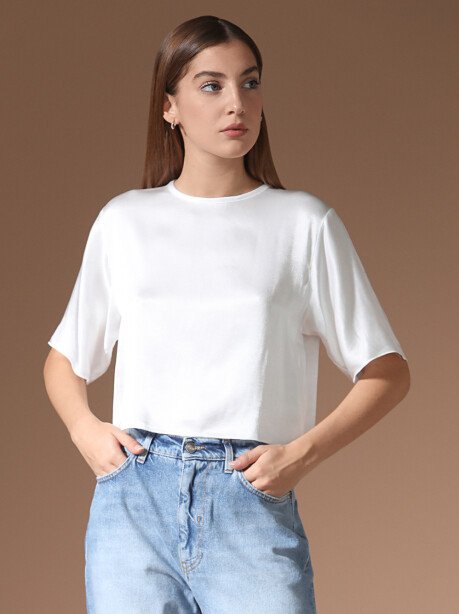 Blusa in satin con oblò posteriore - 3