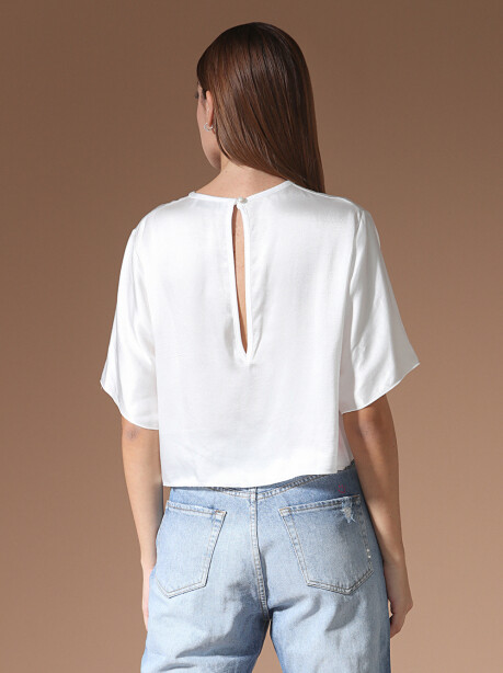 Blusa in satin con oblò posteriore - 6