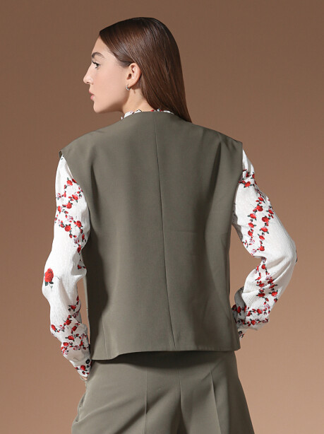 Gilet con bottoni - 6