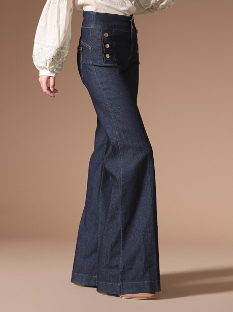 High-waisted flare jeans with buttons - 3