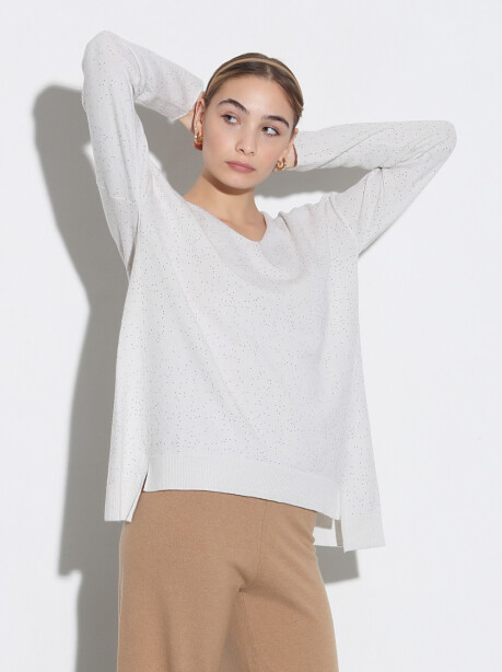 V-neck sweater with rhinestones - 5