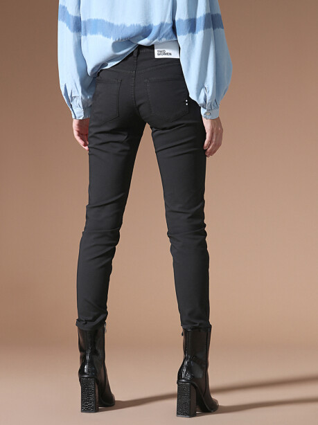 Jeans cinque tasche modello skinny - 2