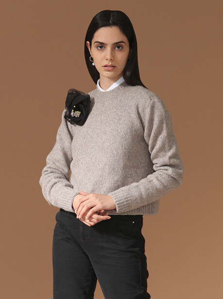 Merino wool sweater with broche - 4