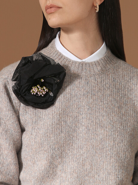 Merino wool sweater with broche - 6