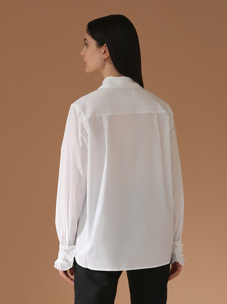 Shirt with ruffles and pearl buttons - 5