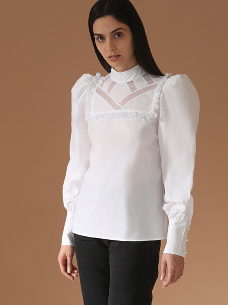 Blusa a collo alto con balze e decorazioni sul retro - 4