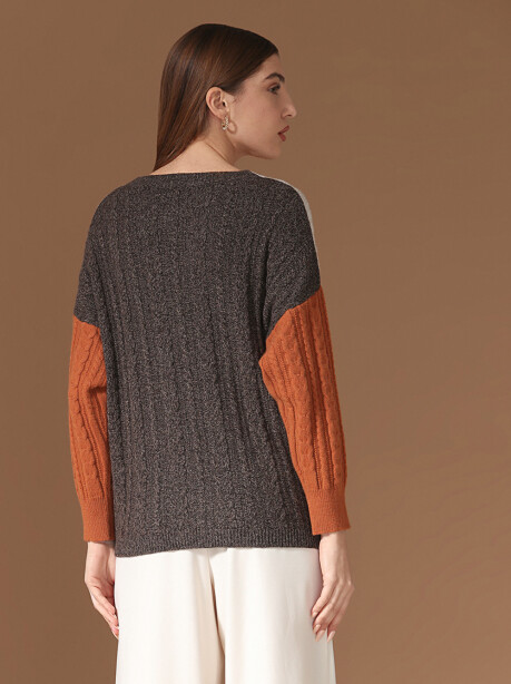 Maglia girocollo con trecce color-block - 2