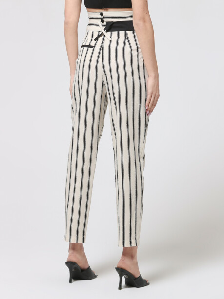 Striped trousers with contrasting bustier - 3