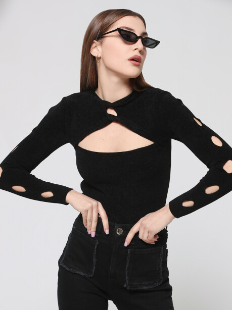 Fitted sweater with cutout - 4