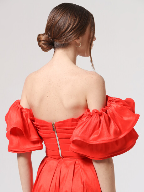 Crop top with sleeves with shantung ruffles - 5