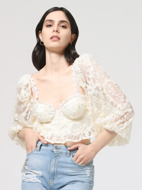 Top in pizzo con scollo a cuore - 3