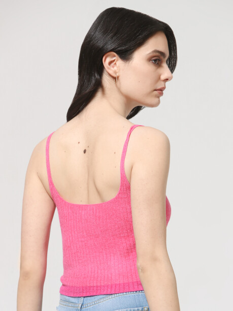 Short top in ribbed knit - 2