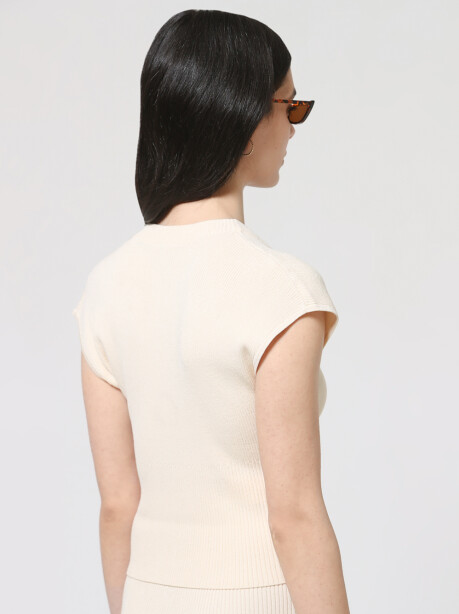 Ribbed top with buckle - 5