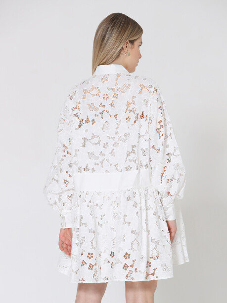 Embroidered dress with openwork floral pattern - 5