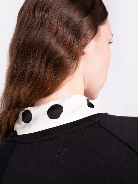 Sweatshirt with jewel applications - 2