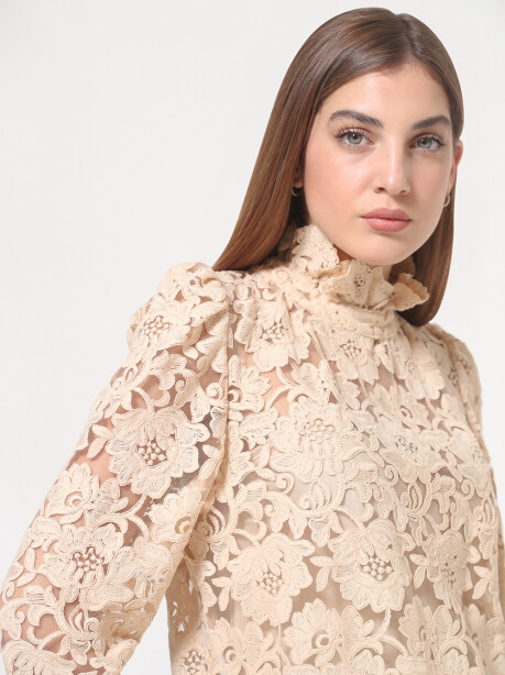 Embroidered lace blouse - 4