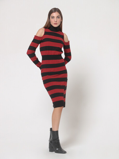 Knitted sheath dress with bare shoulders - 3