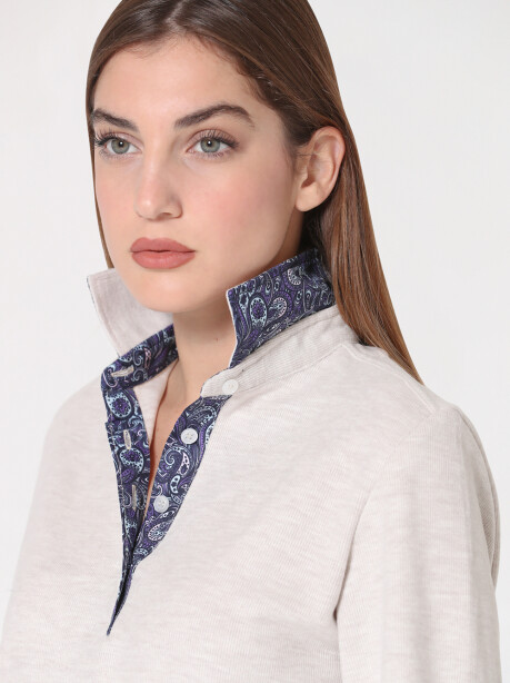 Polo model sweater with ethnic decorations - 3