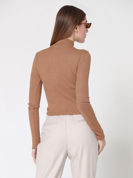 Crop sweater with string - 5