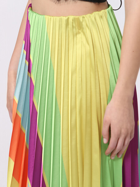 Pleated multicolored patterned maxi skirt - 6