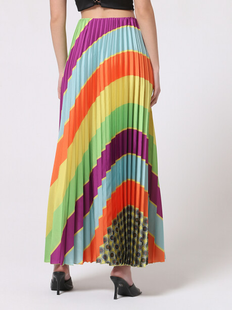 Pleated multicolored patterned maxi skirt - 5