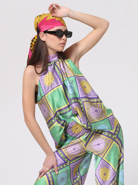 Sleeveless top with bandana print - 3