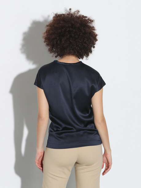 Short-sleeved blouse in silk satin - 2