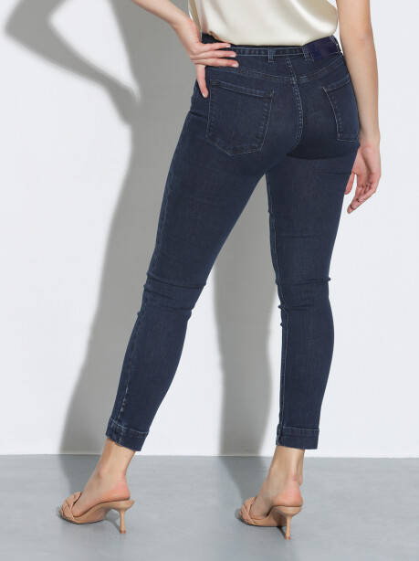 Fitted jeans with belt - 2