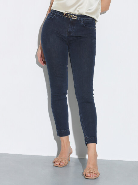Fitted jeans with belt - 4