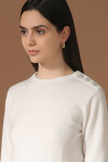 Cashmere sweater with jewel buttons on the shoulder - 2